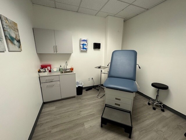 More Photos Of 52 E Rt-59, Nanuet Freestanding For Lease