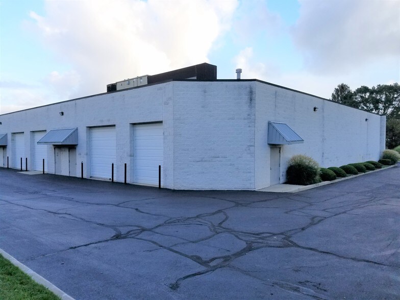 More Photos Of 7 Shirley St, Bohemia Warehouse For Lease