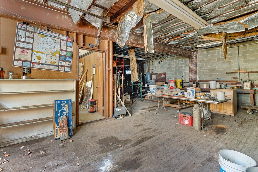 More Photos Of 9 E 44th St, Wilmington Office Residential For Sale
