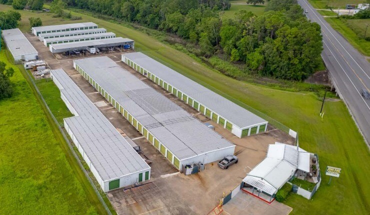 More Photos Of 2370 E Mulberry St, Angleton Self Storage For Sale