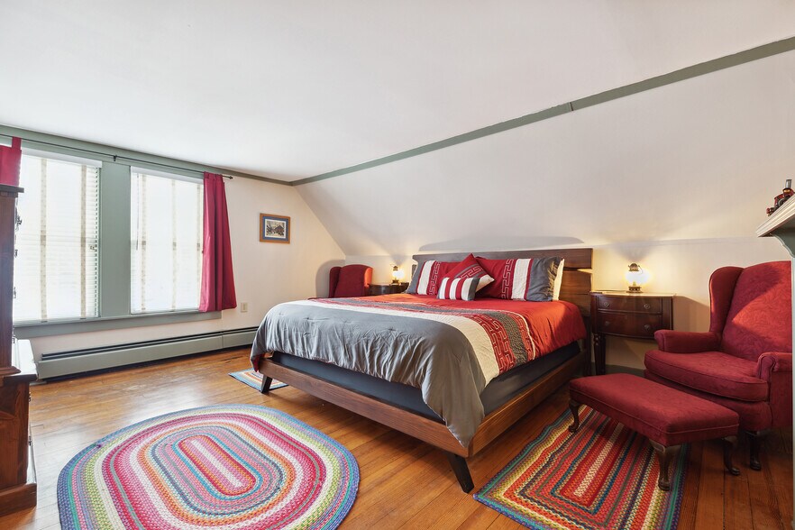 More Photos Of 67 Pleasant View Rd, Bradford Hotel For Sale