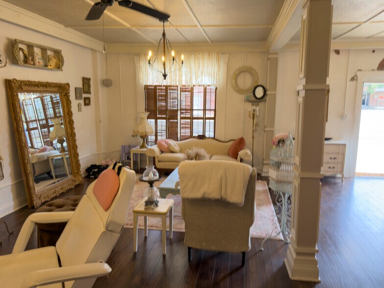 More Photos Of 7228 Main Street, Iola Freestanding For Sale