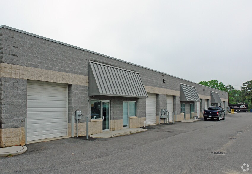 More Photos Of 1139 Station Rd, Medford Distribution For Lease