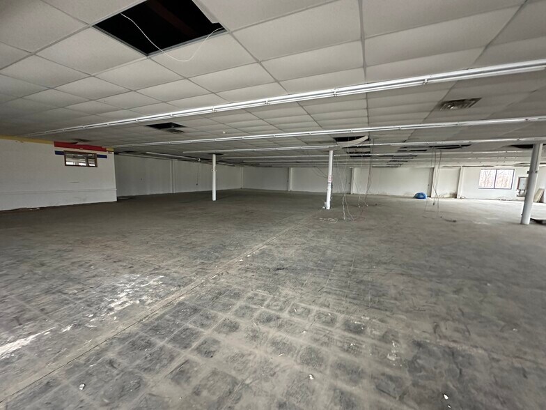 More Photos Of 3310 Southwestern Blvd, Orchard Park Freestanding For Lease