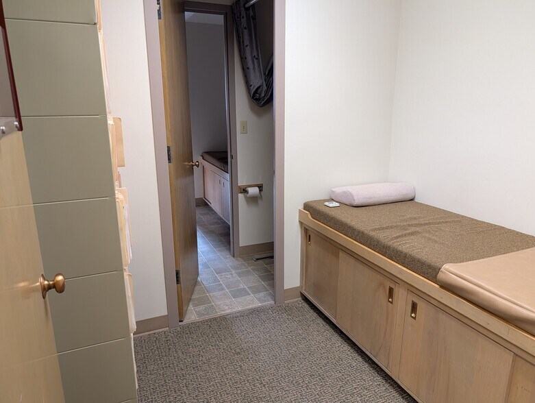 More Photos Of 700 Murdock St, Sedro Woolley Office For Sale
