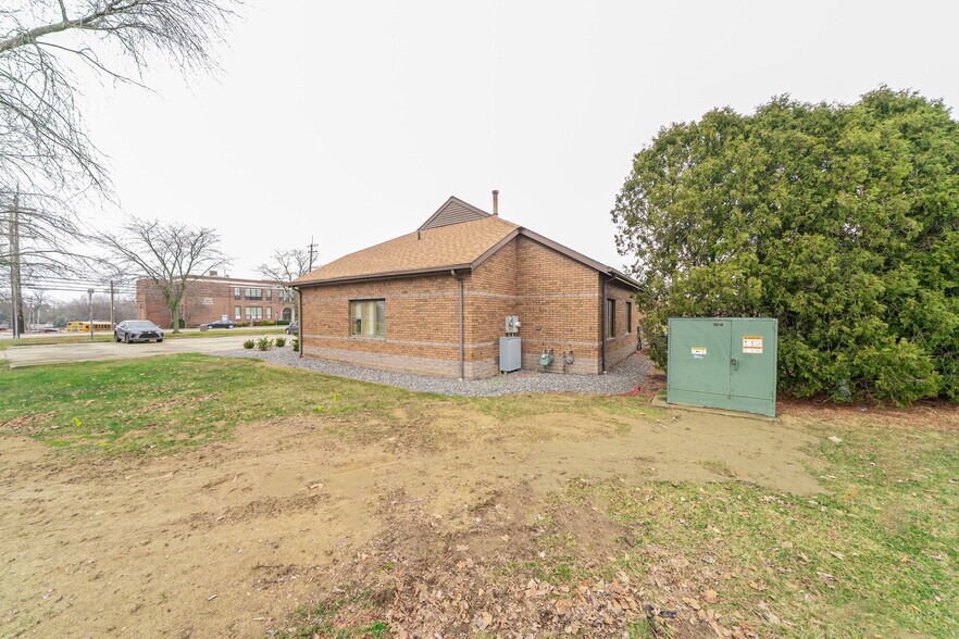 More Photos Of 36595 Detroit Rd, Avon Medical For Lease