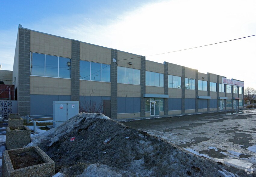 More Photos Of 14715 131st Ave NW, Edmonton Flex For Lease