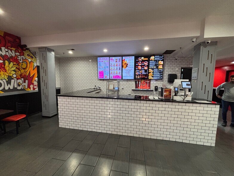 More Photos Of 1811-1819 W North Ave, Chicago Office For Lease