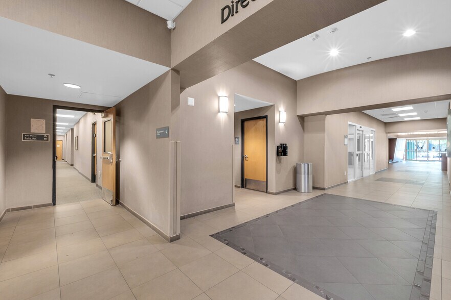 More Photos Of 2222 E Highland Ave, Phoenix Medical For Lease