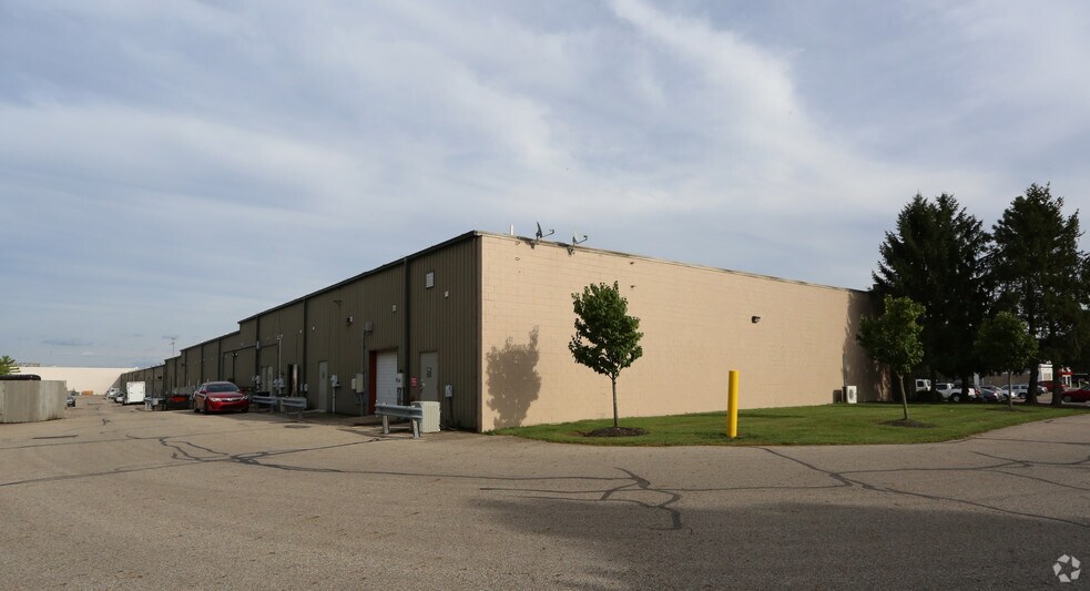 More Photos Of 4658-4740 Cemetery Rd, Hilliard Freestanding For Sale