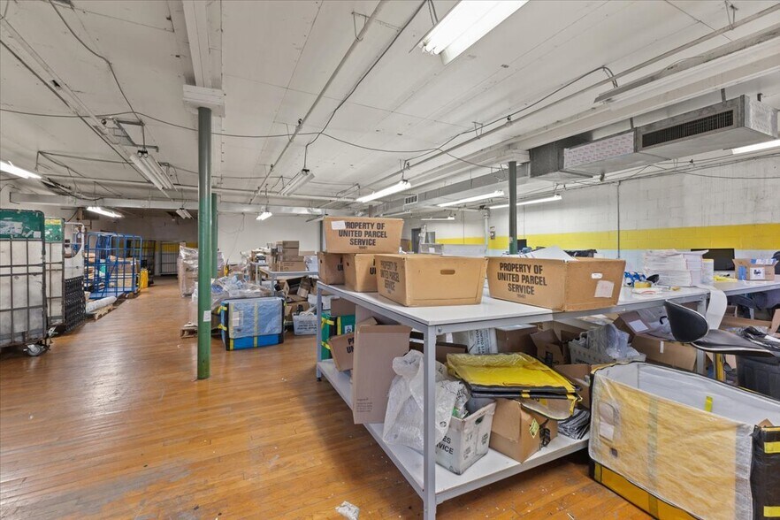 More Photos Of 181 S Whitfield St, Nazareth Office Residential For Sale