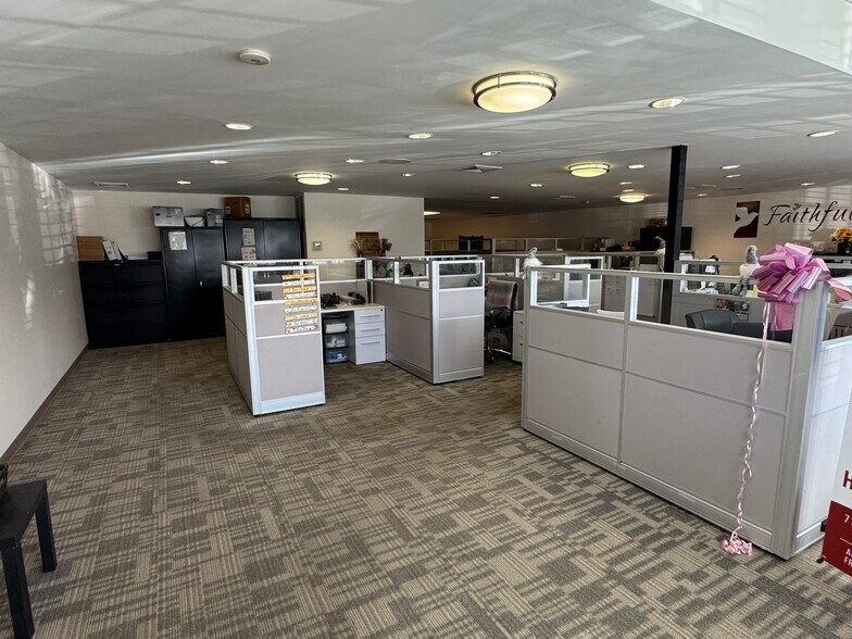 More Photos Of 1465B Lancaster Rd, Manheim Freestanding For Lease