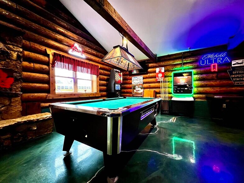 More Photos Of 307 Main St, Hollandale Restaurant For Sale