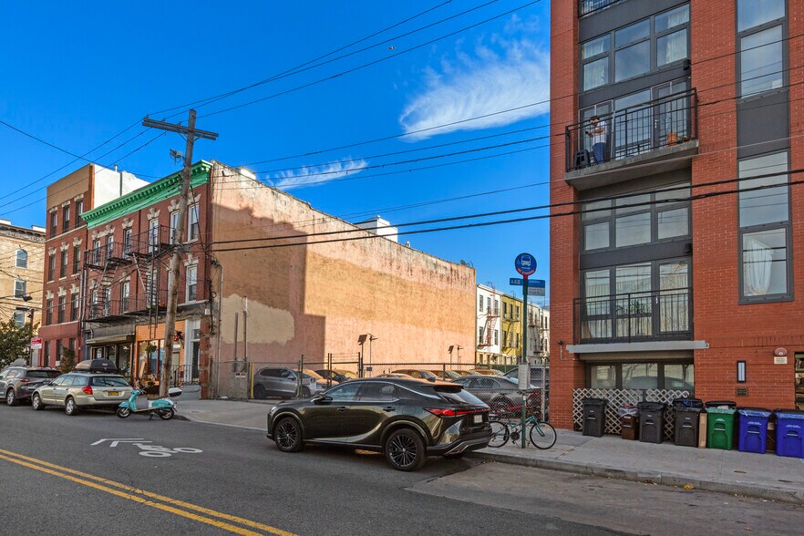 More Photos Of 284-286 Nassau Ave, Brooklyn Land For Sale