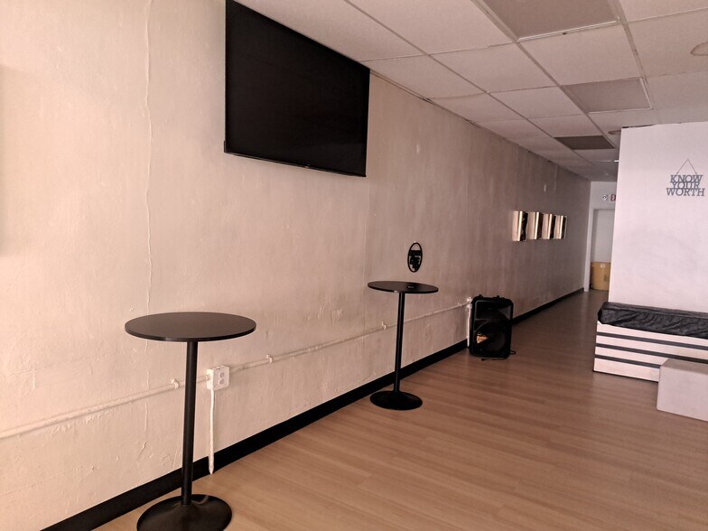 More Photos Of 127 Perry St, Trenton General Retail For Sale