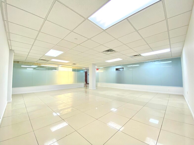 More Photos Of 3636 Prince St, Flushing Apartments For Lease