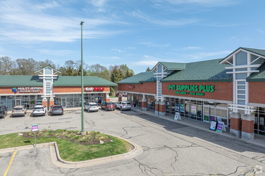 More Photos Of 165-201 Marcel Dr, Rockford Unknown For Lease