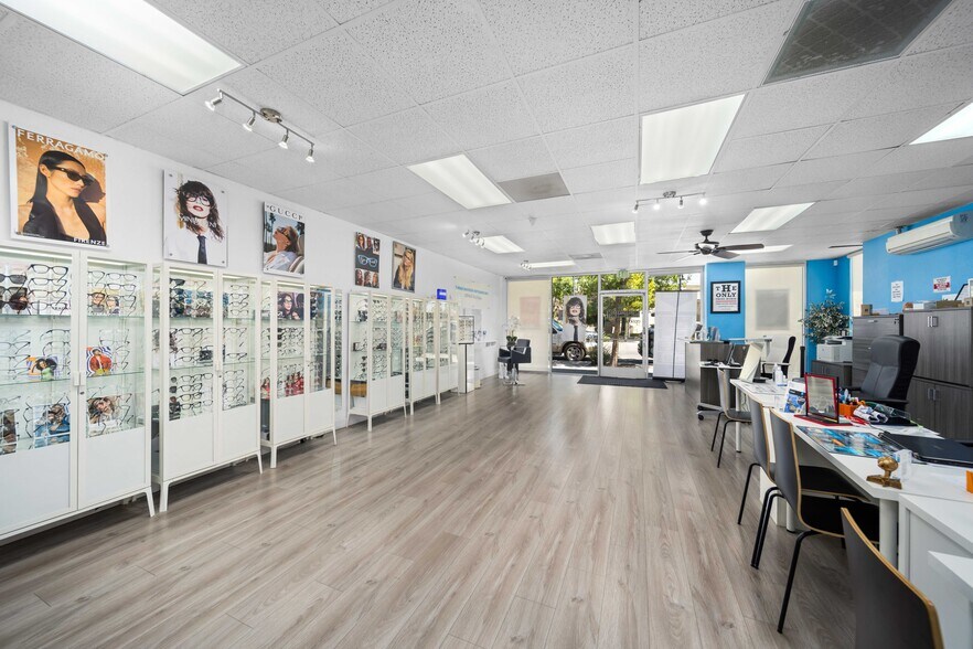 More Photos Of 516 W Lancaster Blvd, Lancaster Freestanding For Lease