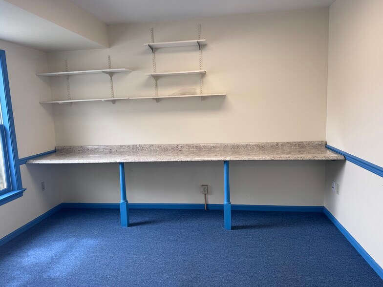 More Photos Of 51 Maddex Dr, Shepherdstown Office For Lease