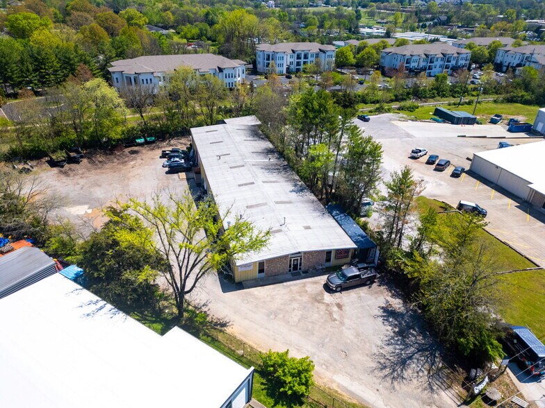 More Photos Of 1127 Harpeth Industrial Ct, Franklin Flex For Sale