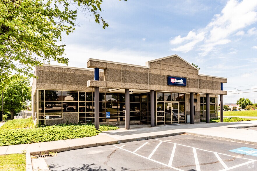 More Photos Of 6141-6151 NW Barry Rd, Kansas City Unknown For Sale