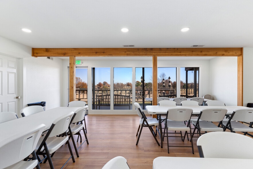 More Photos Of 519 Quail Run Rd, Grove Golf Course Driving Range For Sale