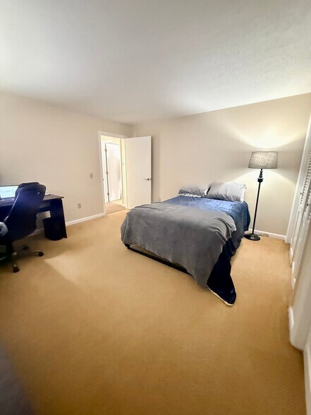 More Photos Of 1557 1st New Hampshire Tpke, Northwood Storefront Retail Residential For Sale