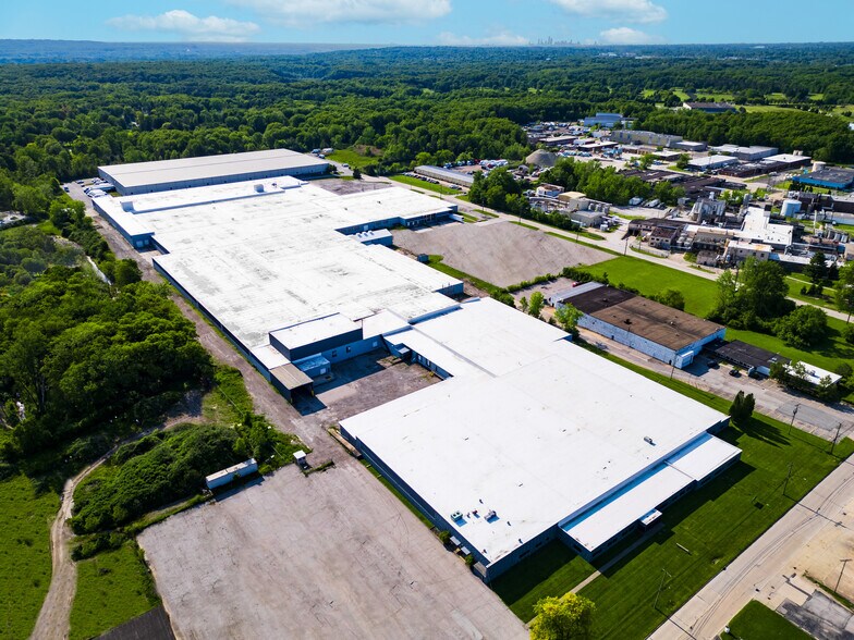 More Photos Of 7130 Krick Rd, Walton Hills Warehouse For Lease