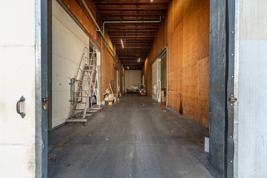 More Photos Of 135 Wapato Way, Manson Warehouse For Sale