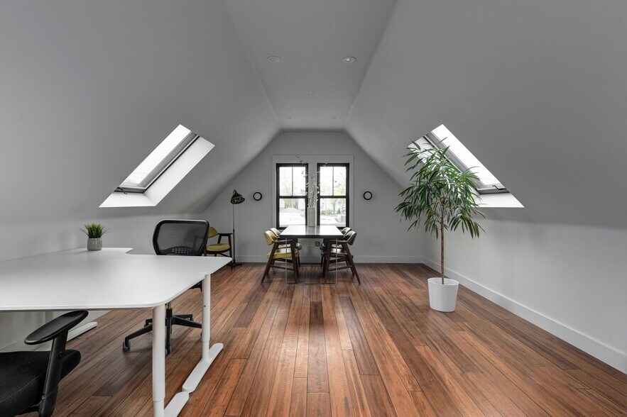 More Photos Of 5900 Detroit Ave, Cleveland Office For Lease