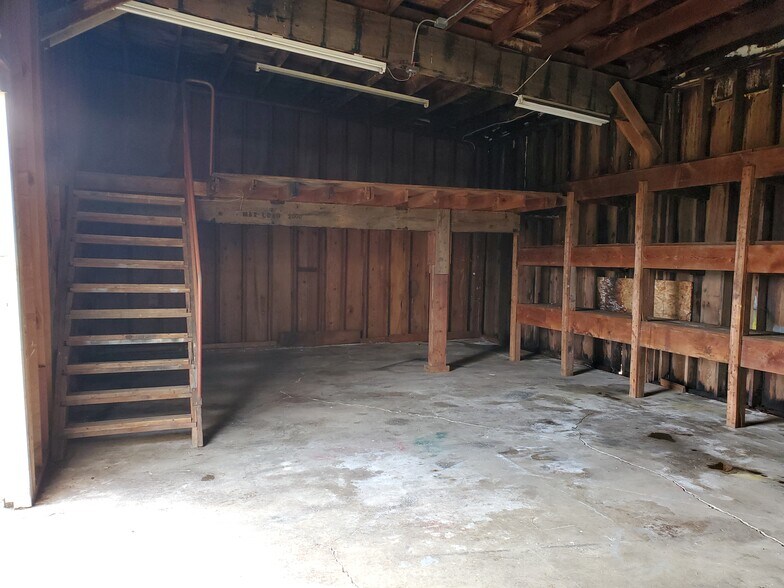 More Photos Of 3511 Boone Rd SE, Salem Distribution For Sale