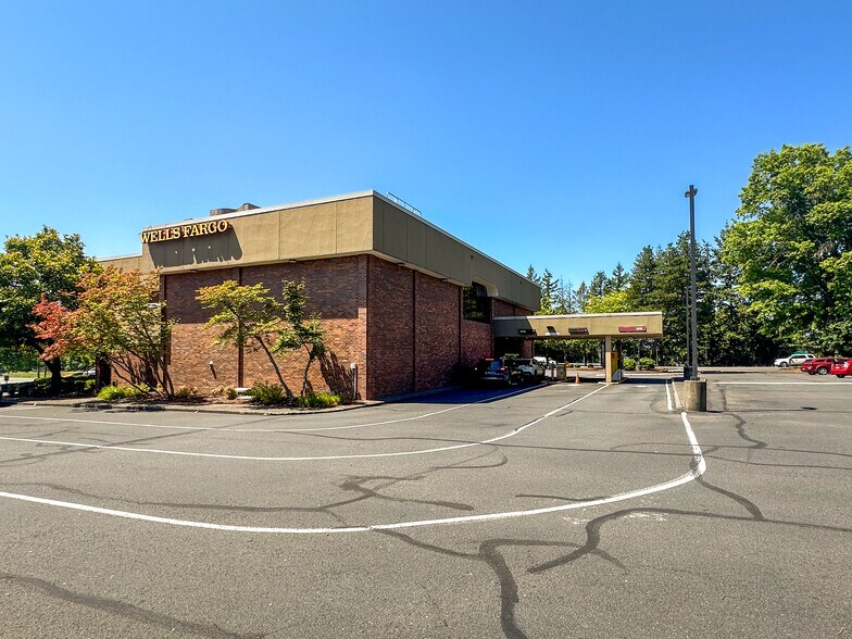 More Photos Of 9210 SW Washington Square Rd, Portland Bank For Sale