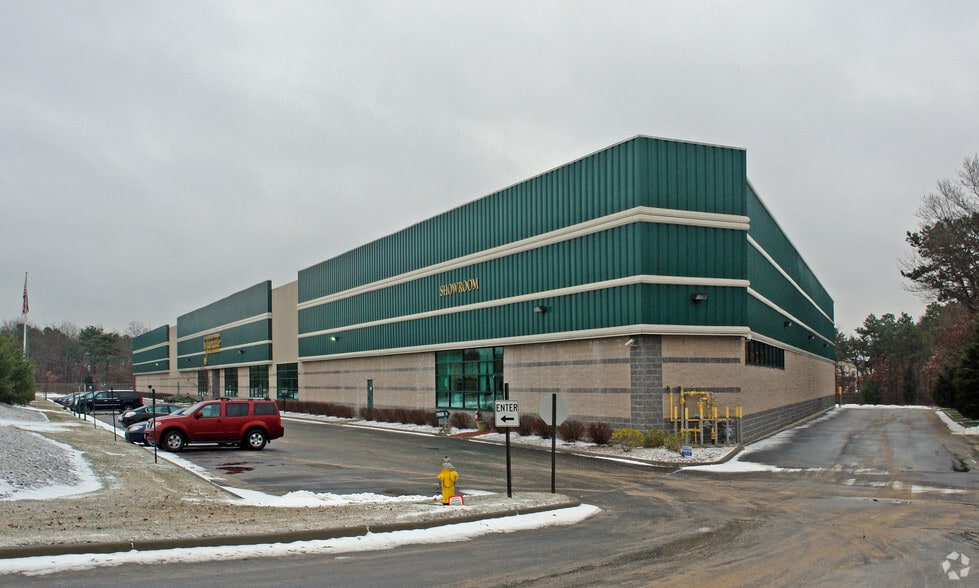 Primary Photo Of 5050 Veterans Memorial Hwy, Holbrook Showroom For Sale