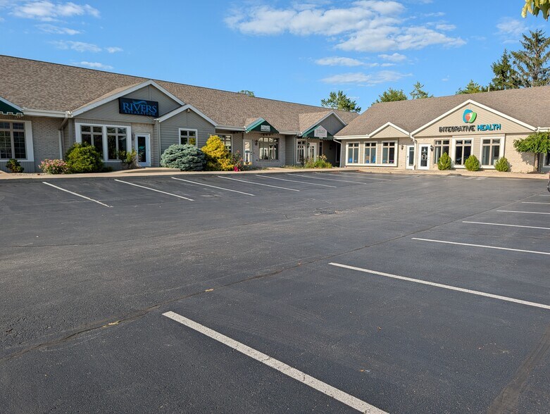 More Photos Of 10534-10536 Coldwater Rd, Fort Wayne Office For Sale