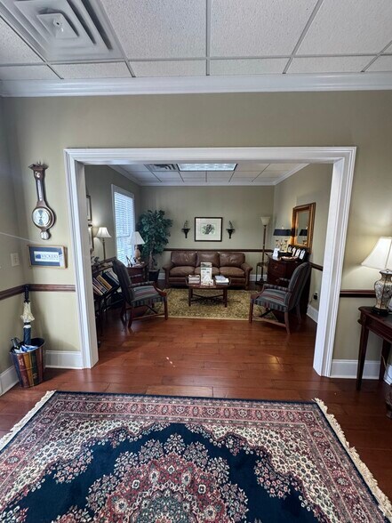 More Photos Of 190 Hawthorne Park, Athens Office For Sale