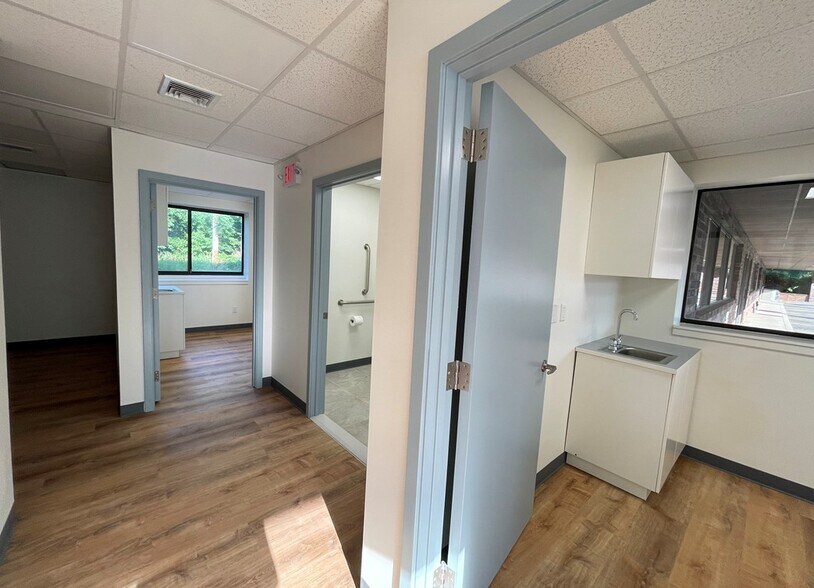 More Photos Of 2 Hillside Ave, Williston Park Medical For Sale