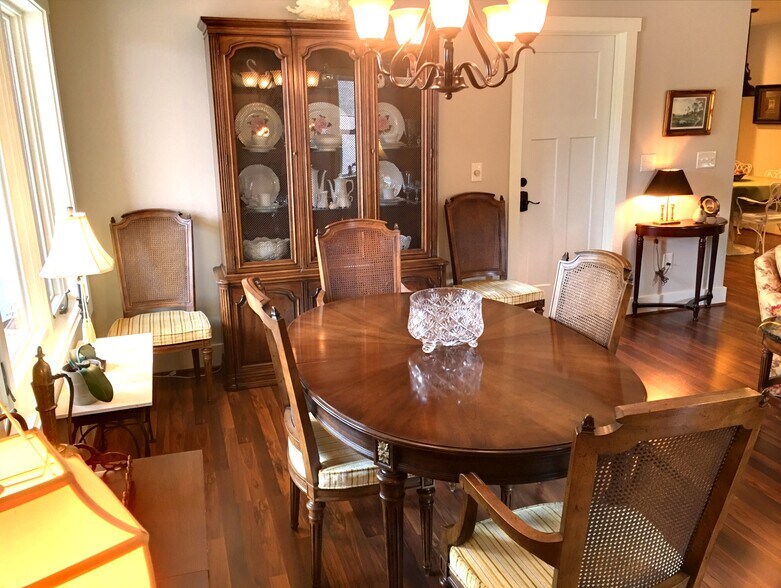 More Photos Of 444 S Beech Mountain Pky, Banner Elk Office For Sale