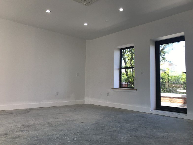More Photos Of 147 11th St, Brooklyn Office For Lease