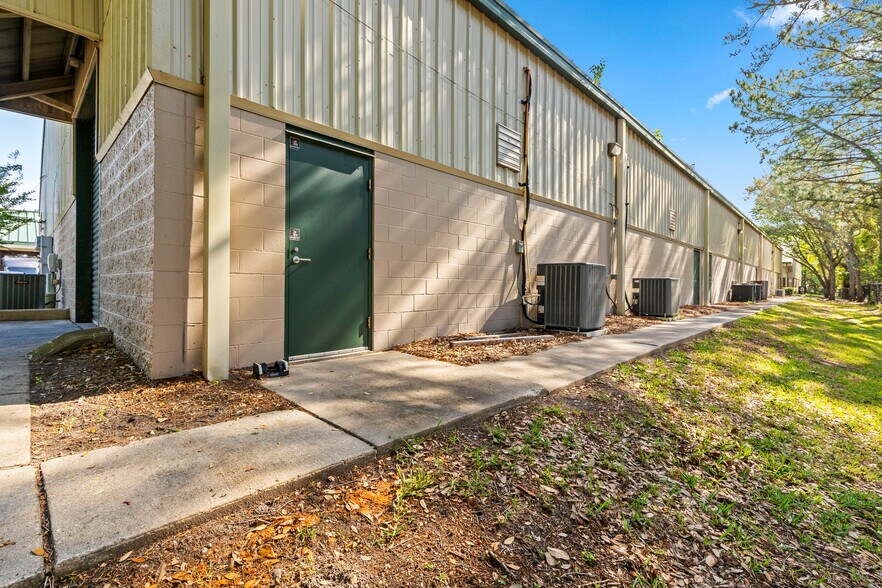 More Photos Of 3653 Regent Blvd, Jacksonville Warehouse For Sale