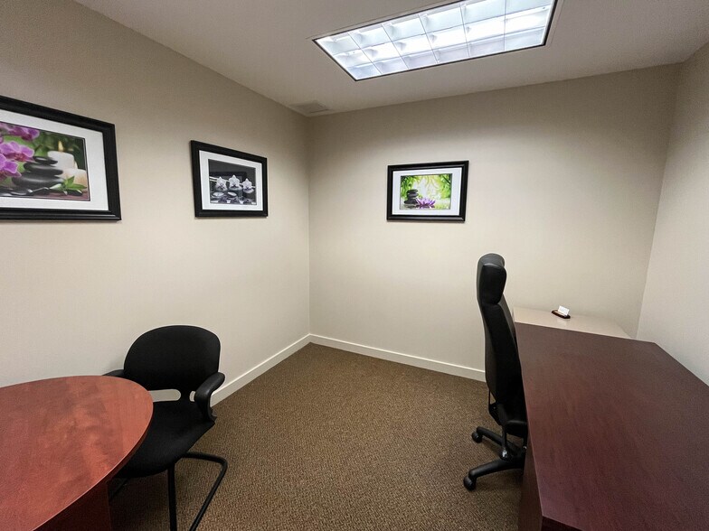 More Photos Of 1457 E 40th St, Cleveland Showroom For Lease