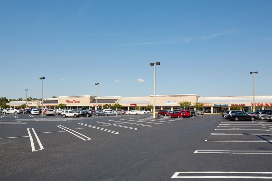 More Photos Of 6210 Commercial Way, Weeki Wachee Unknown For Lease