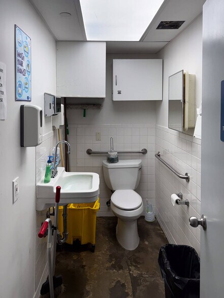 More Photos Of 1827 Madison Ave, New York Apartments For Lease