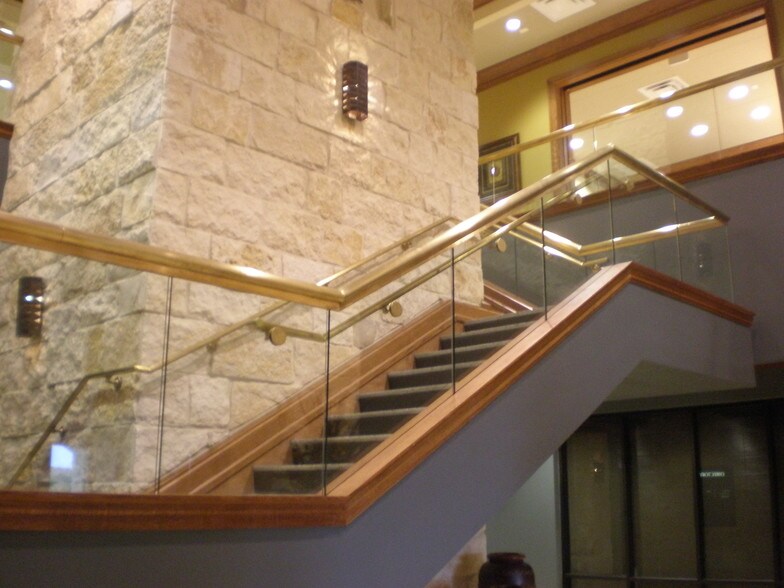 More Photos Of 335 E Sonterra Blvd, San Antonio Medical For Lease