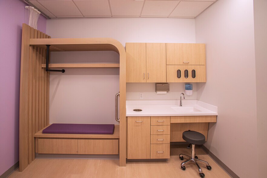 More Photos Of 5200 Douglas Dr N, Minneapolis Medical For Sale