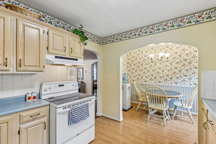 More Photos Of 399 W Main St, Greenwood Office For Sale