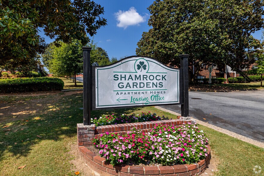 More Photos Of 1988 Plaza Ln SW, Atlanta Apartments For Sale