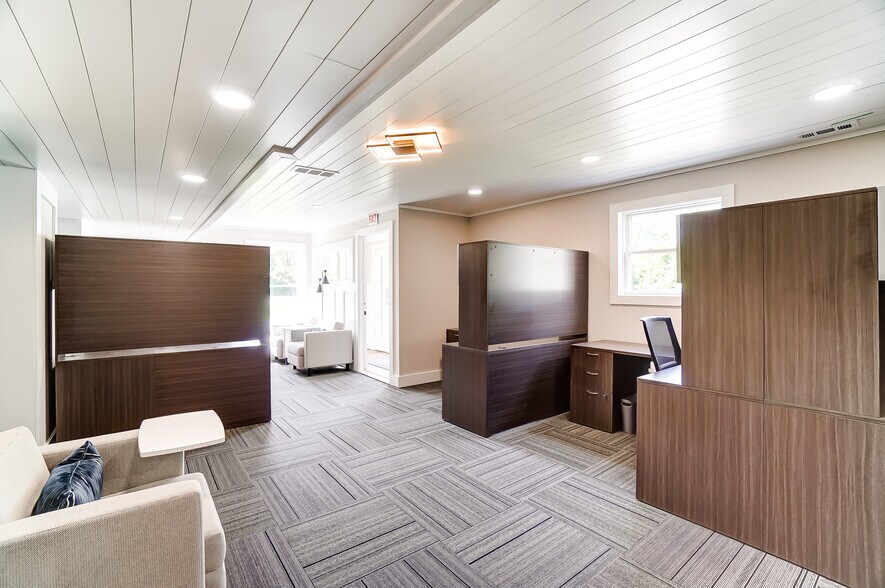 More Photos Of 15 Commercial Way, Springboro Medical For Sale