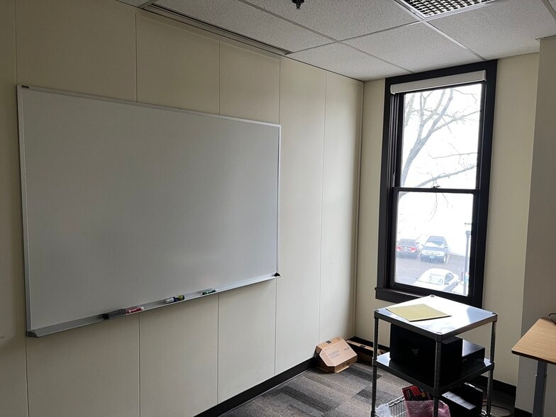 More Photos Of 50 SW Pine St, Portland Office For Lease