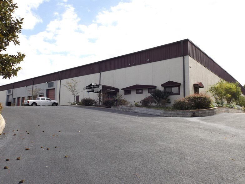 More Photos Of 20004 O'Brien Rd, Groveland Warehouse For Sale