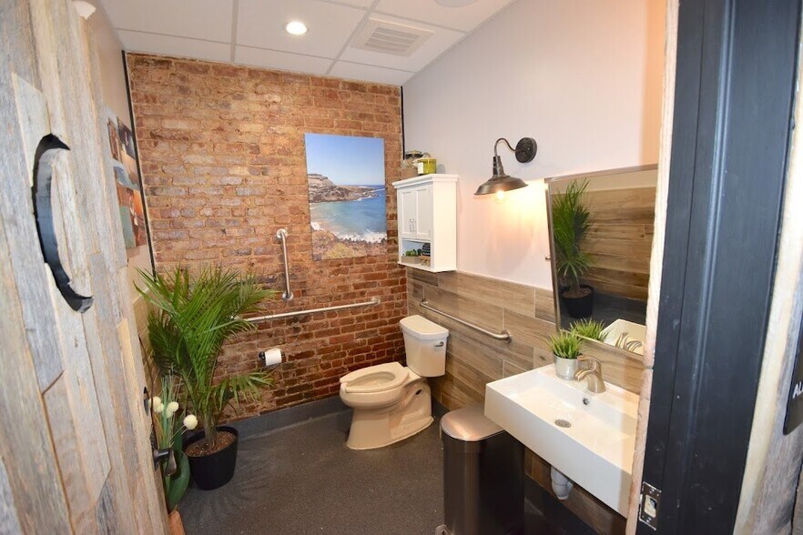 More Photos Of 110 Washington St, Hoboken Apartments For Lease